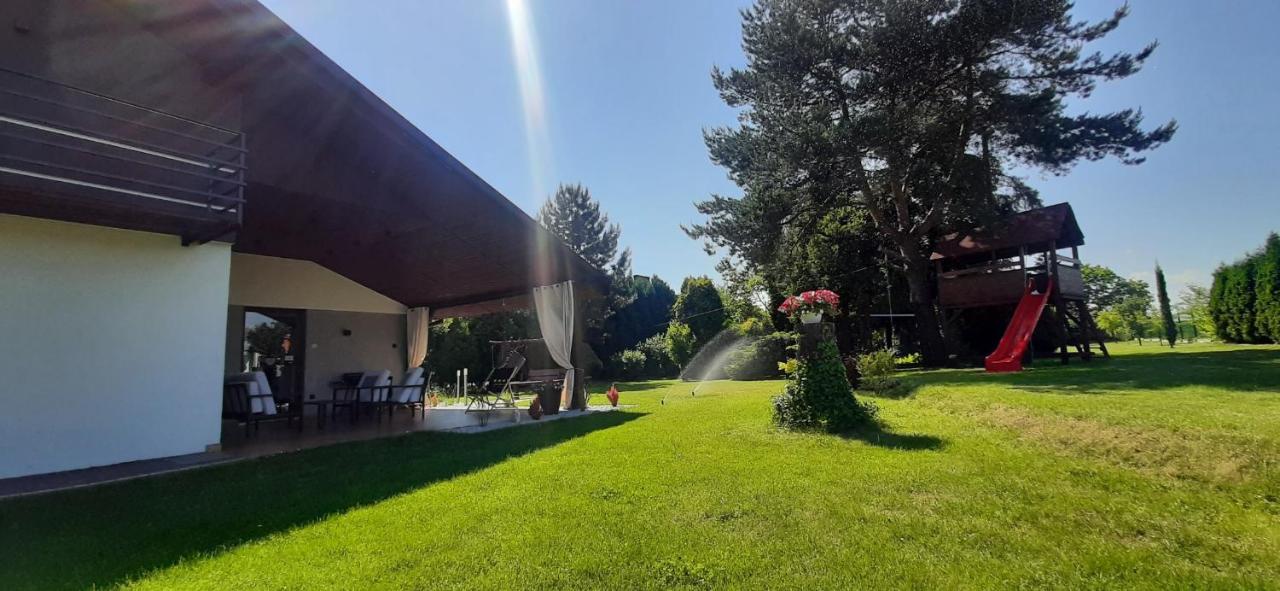 Apartament Willa Pod Sosnami Zator Przeciszow Exteriér fotografie